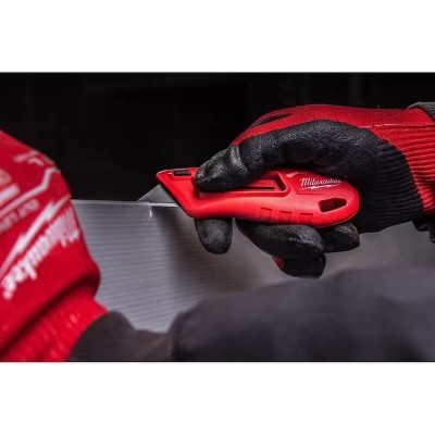 Cutter à lame rétractable compact Milwaukee - 4932492379 2