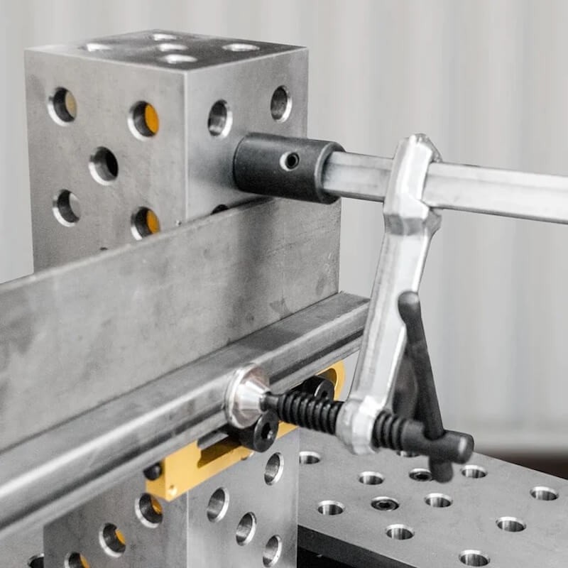 serre-joint-pour-table-de-soudage-2