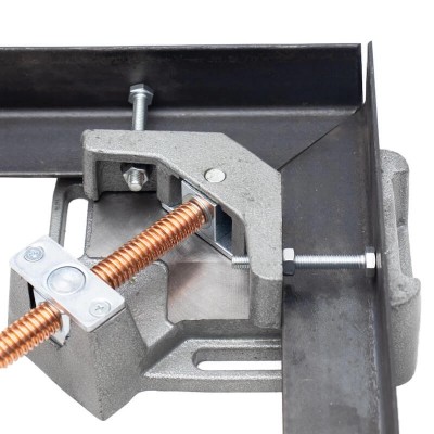 etau-de-fixation-d-angle-a-2-axes 2