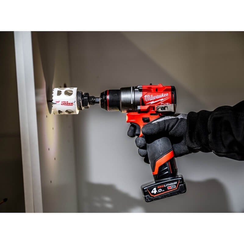 Perceuse visseuse compacte 12V Milwaukee M12 FUEL FDD2 mandrin 13 mm - 4933479874 en utilisation